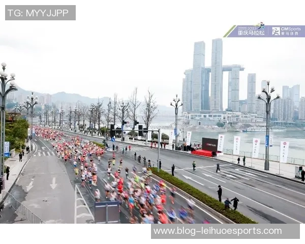 重庆攀岩队在城市马拉松中的突破与成长历程全景回顾